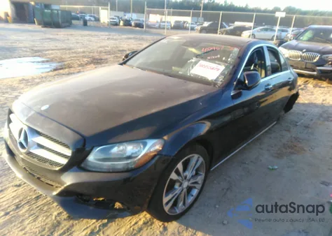 2017 Mercedes-Benz C 300 Luxury/Sport из США, поврежденный, VIN 55SWF4JB8HU203827